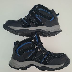 Steel toe work shoes